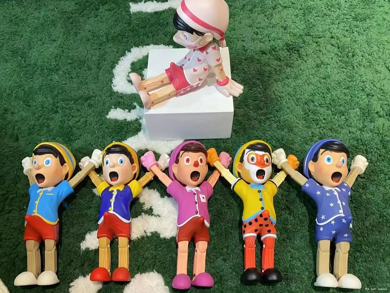 FIGURES AWAKENING) WOOD (A PINOCCHIO CLASSIC 0518